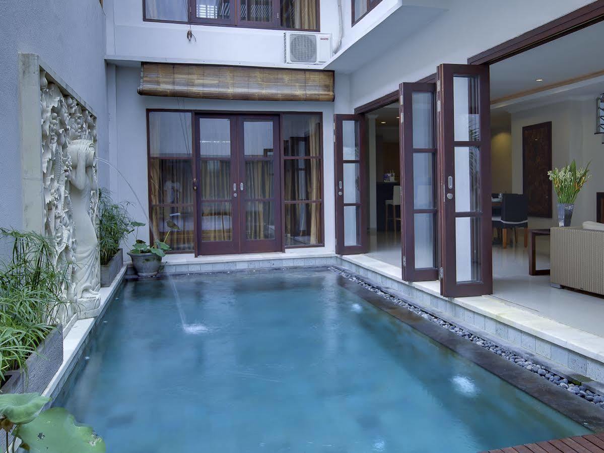 White Lotus Villas Seminyak Exterior photo