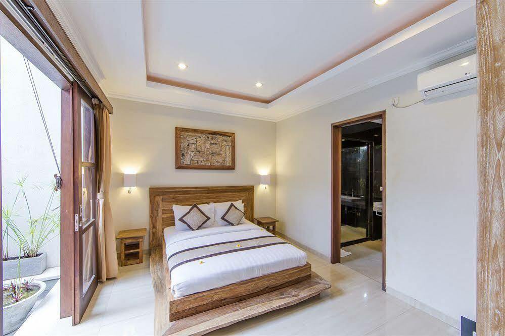 White Lotus Villas Seminyak Exterior photo